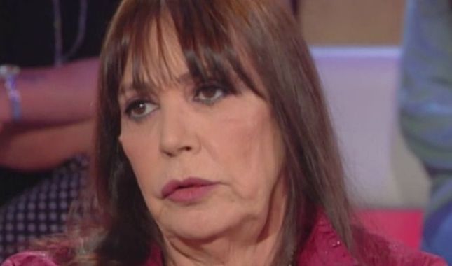 Viola Valentino racconta il suo dramma: “Ho un tumore, mi hanno detto: ‘Bisogna operare d’urgenza’”.