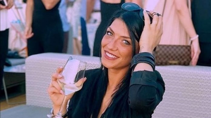 giovanna-abate-età-altezza-peso-lavoro-tronista giovanna abate età altezza peso lavoro tronista ued