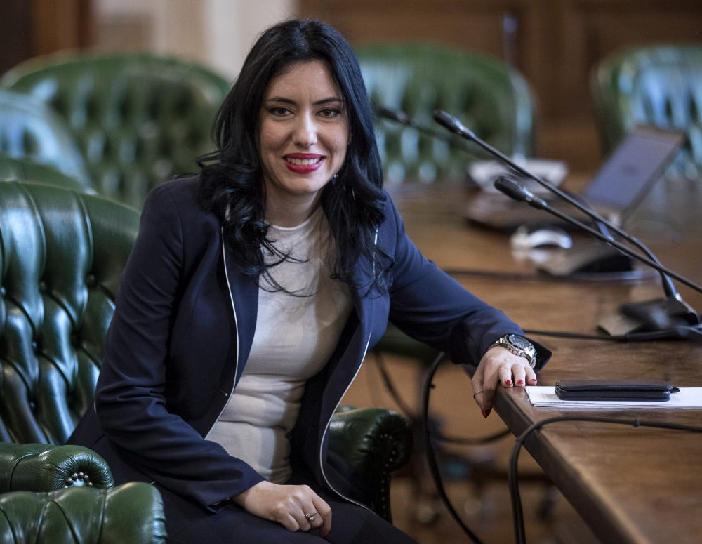 ministro lucia azzolina bikini fisico mare foto