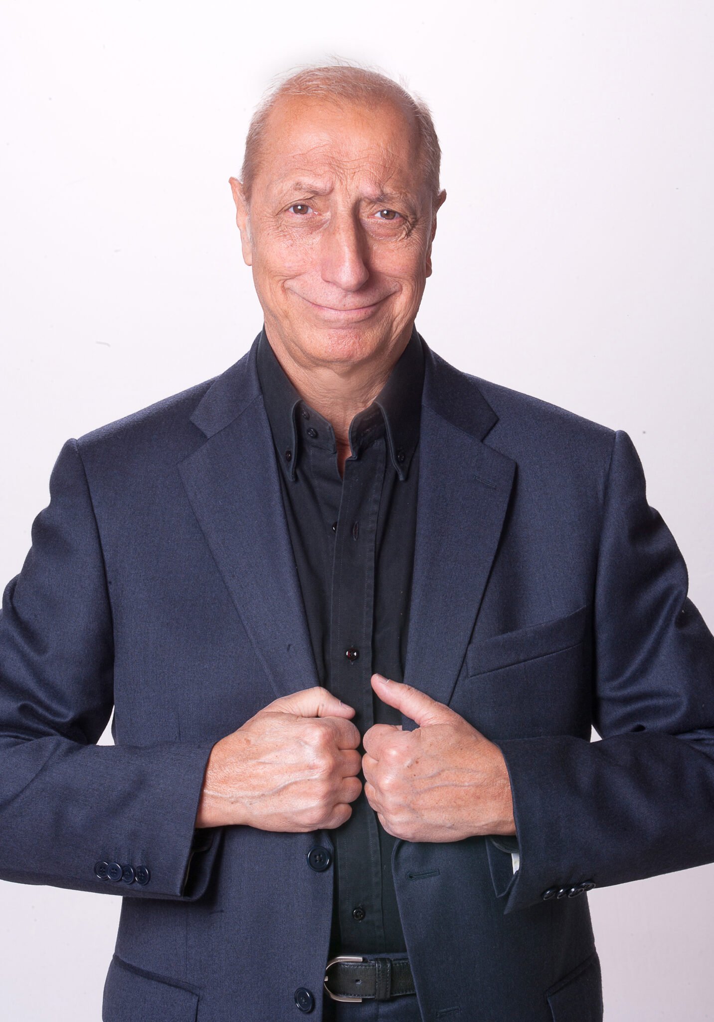 Pippo Franco oggi età, altezza, prima e seconda moglie, 3 figli, vita privata Pippo Franco oggi età, altezza, prima e seconda moglie, 3 figli, vita privata
