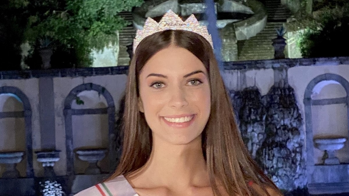 Martina Sambucini, chi è Miss Italia 2020: età, altezza, peso, fisico, origini, fidanzato