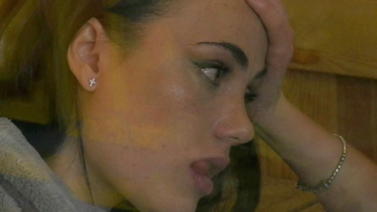 Lacrime nella notte del GF Vip. Rosalinda Cannavò crolla: dopo l’incontro col fidanzato succede di tutto