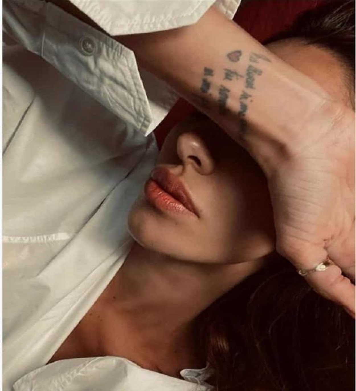 belen rodriguez tatuaggio braccio scritta significato