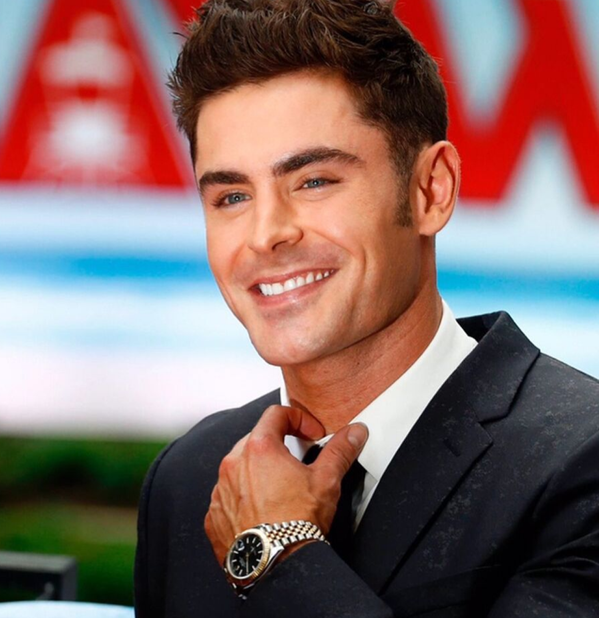 zac efron rifatto ritocchi viso critiche