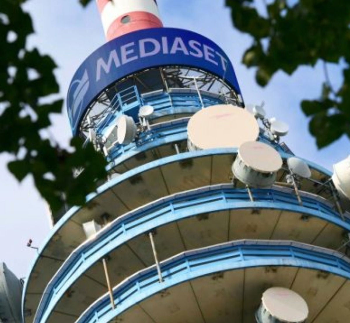 mediaset chiude telegiornali tg4 studio aperto sport