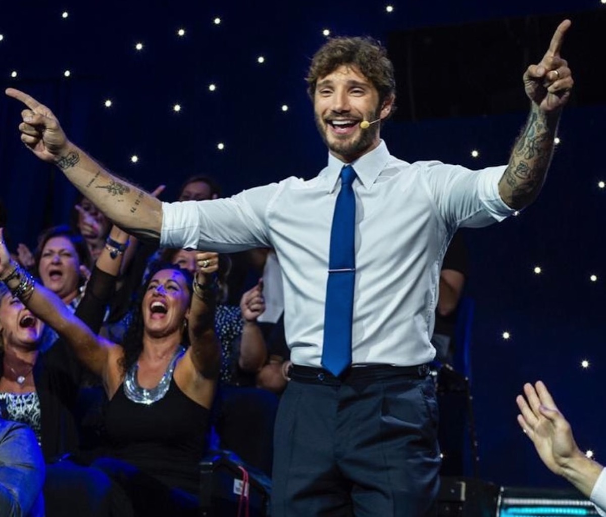 stefano de martino belen rodriguez lasciati successo