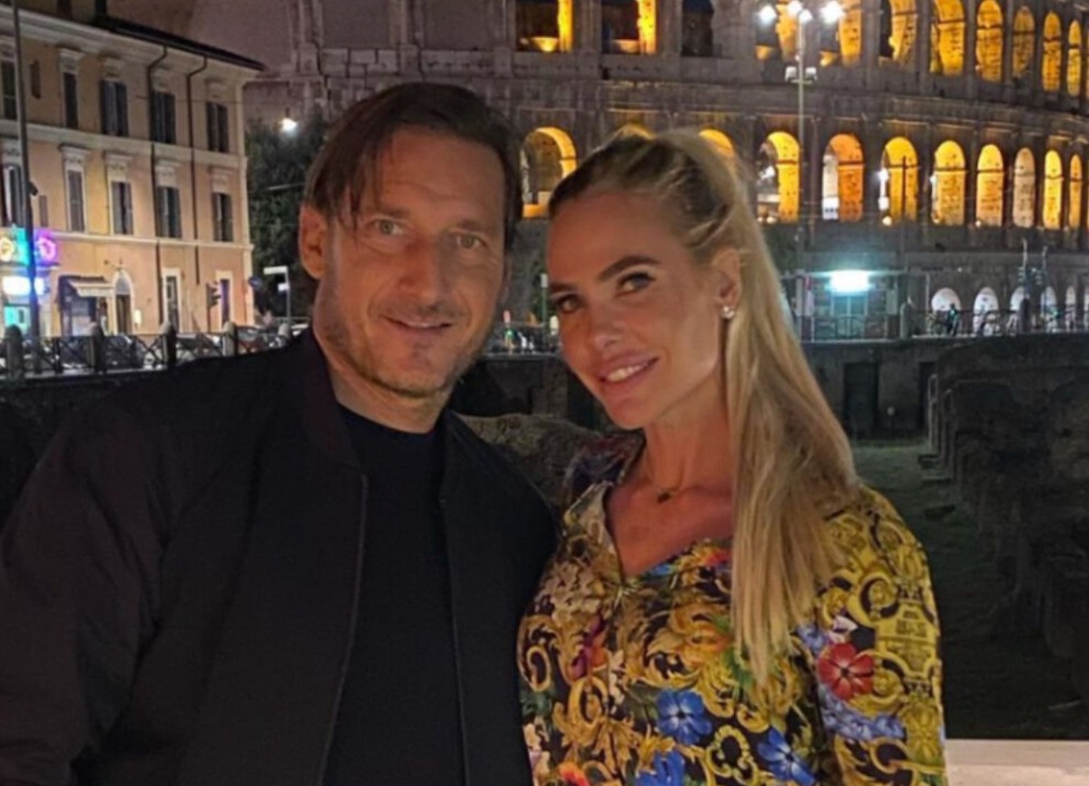 ilary blasi richiesta assegno separazione cifra