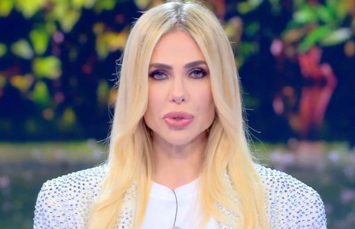 ilary blasi voci fuori mediaset