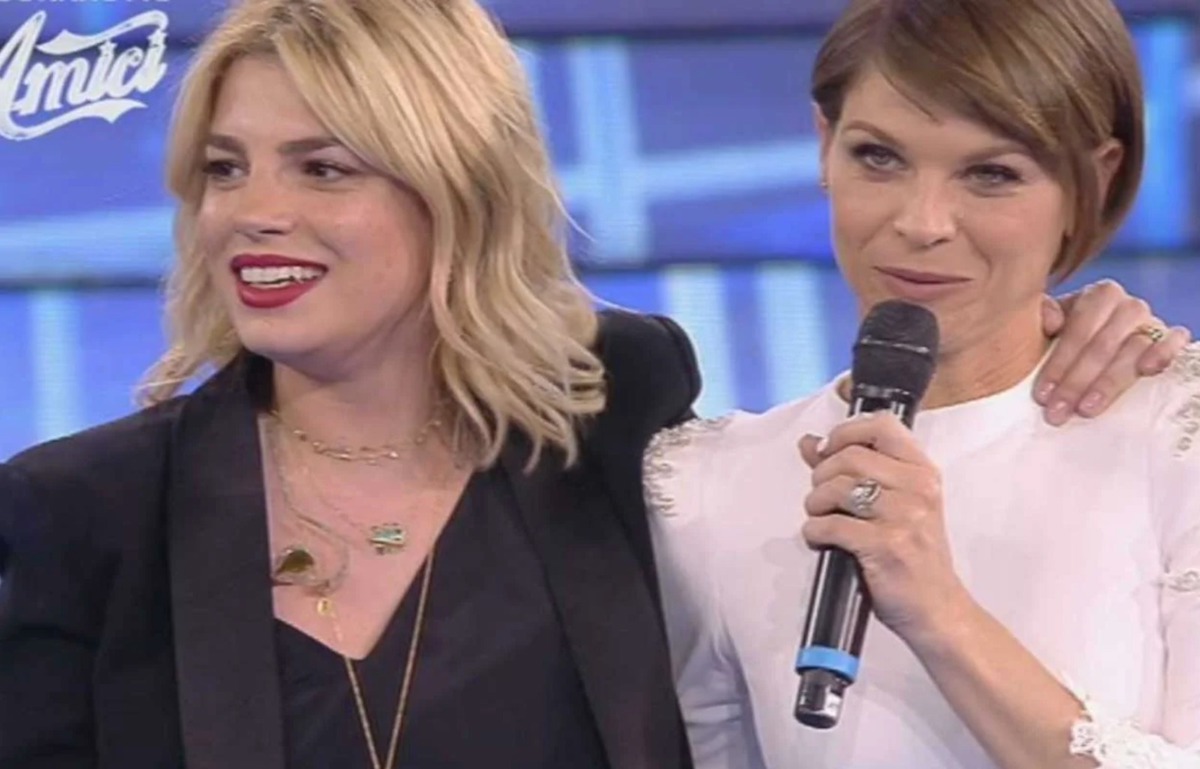 maria de filippi staff chi va via